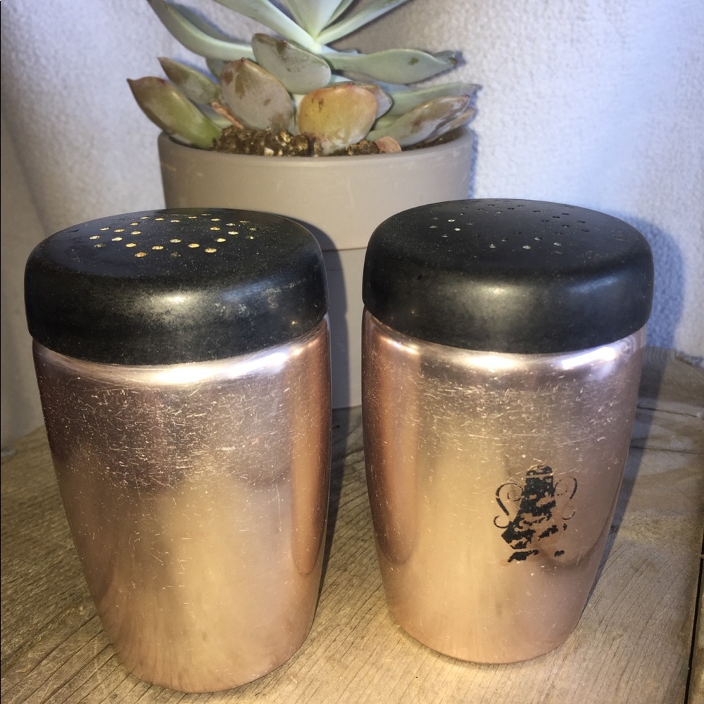 Vintage West Bend Salt & Pepper Shakers 🧂